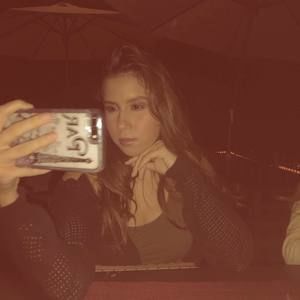 Meet your Posher, Hellen